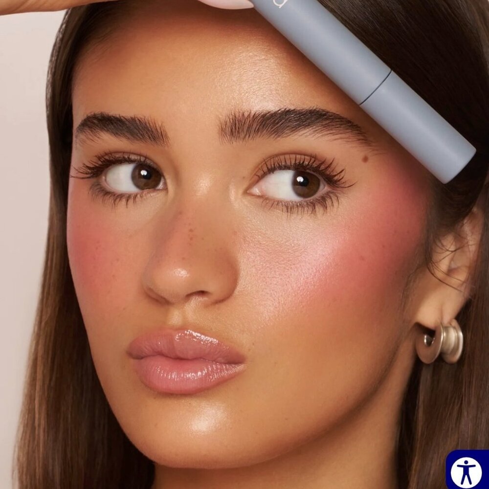 Persona Volumizing Tubing Mascara in Black - Picture 2 of 4